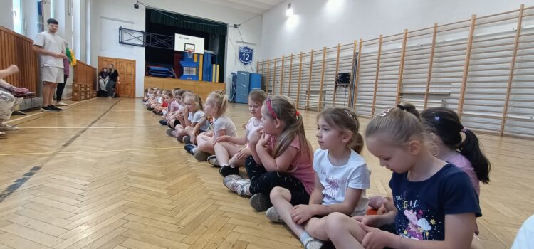 Przedszkolaki Odkrywają Świat Sportu w Szkole!